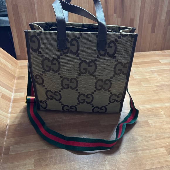 Brown and tan tote bag with optional red and green strap - Picture 14 of 15